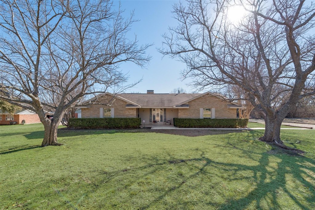 Photo of 830 Mount Zion Rd Midlothian TX 76065
