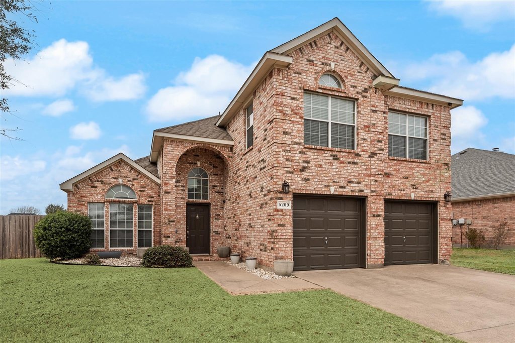 Photo of 5209 Charisma Dr Midlothian TX 76065