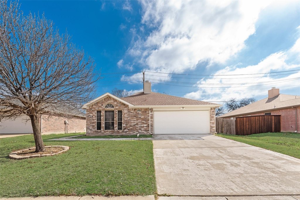 Photo of 1214 Misty Meadow Dr Midlothian TX 76065