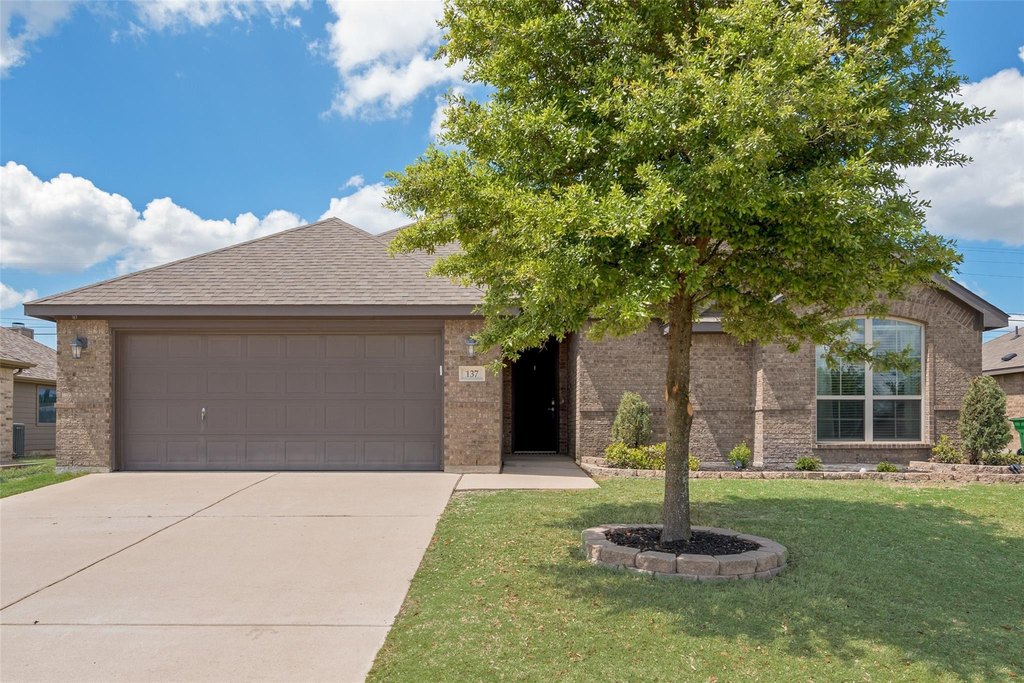Photo of 137 Sierra Dr Waxahachie TX 75167